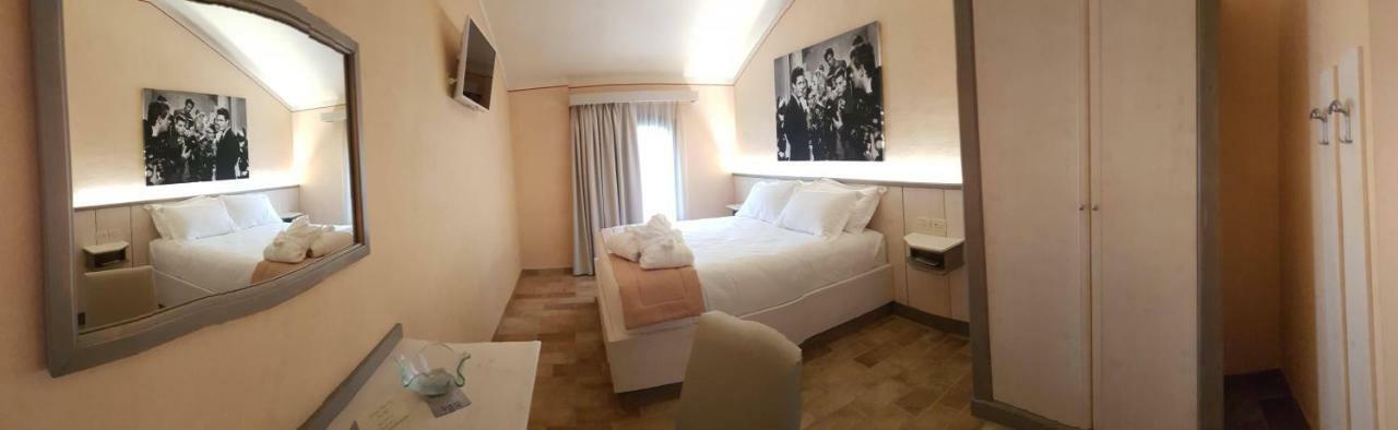 Hotel Locanda Dolce Vita サン・ドナ・ディ・ピアーヴェ エクステリア 写真