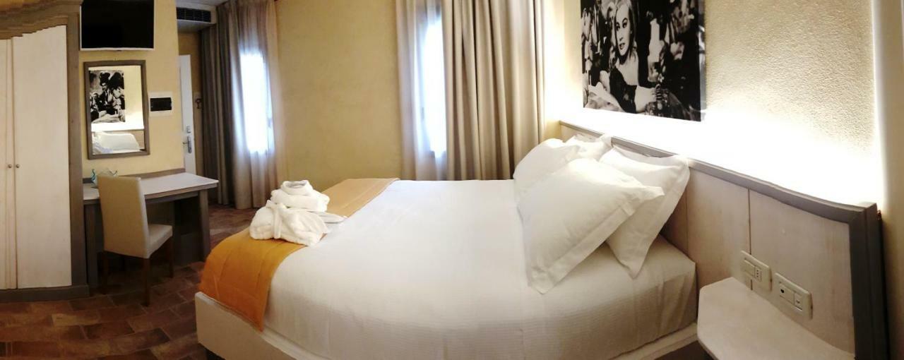 Hotel Locanda Dolce Vita サン・ドナ・ディ・ピアーヴェ エクステリア 写真